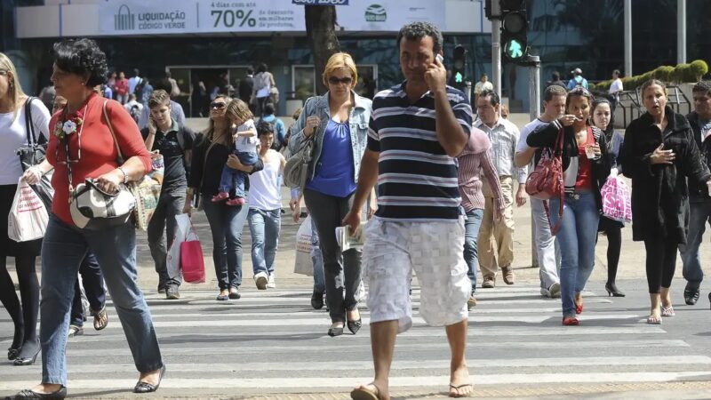 Desemprego recua para 7,1%, o menor do trimestre desde 2014