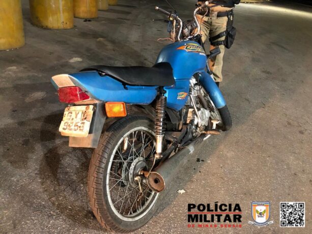 Menor é apreendido na MG 050 com placa de motocicleta adulterada