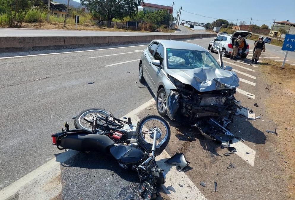 Atualizada – Acidente neste domingo deixou três feridos, motorista tinha sintomas de embriaguez e estava agressivo