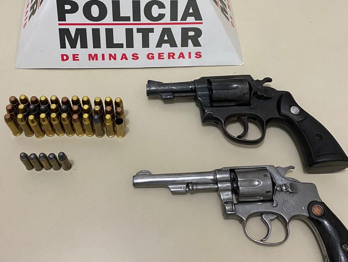 PM apreende armas de fogo com jovens que participaram de cavalgada na zona rural de Itaúna