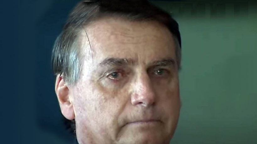 Deprimido e prestes a ser despejado do poder, Bolsonaro volta se isolar