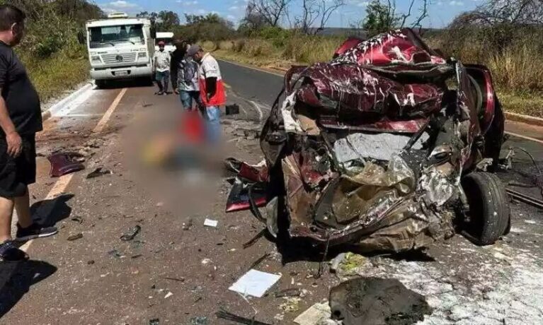 Três homens que trabalhavam em rodovia mineira são atropelados; um morre