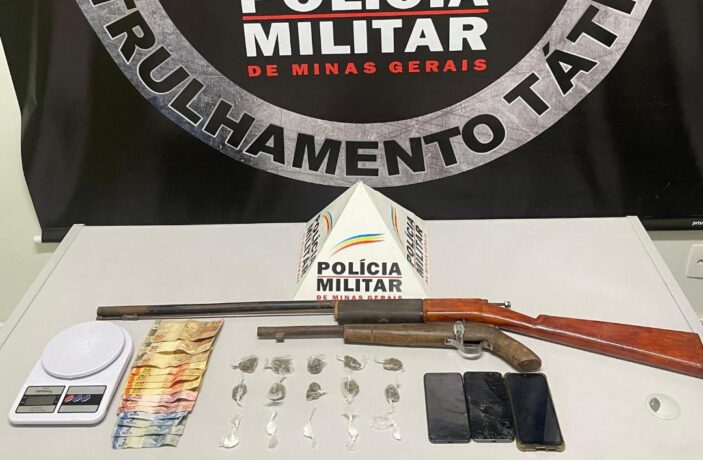 Homens de 21 e 19 anos são presos com armas, drogas e dinheiro