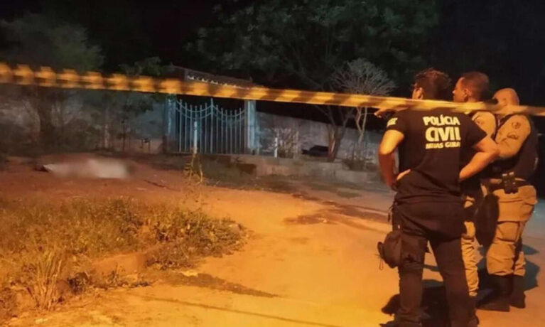 Homem é executado com golpes de cruz na entrada de cemitério em Minas