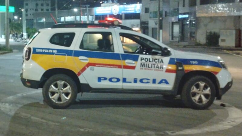 Homem é preso pelo furto de duas latas de cerveja em supermercado