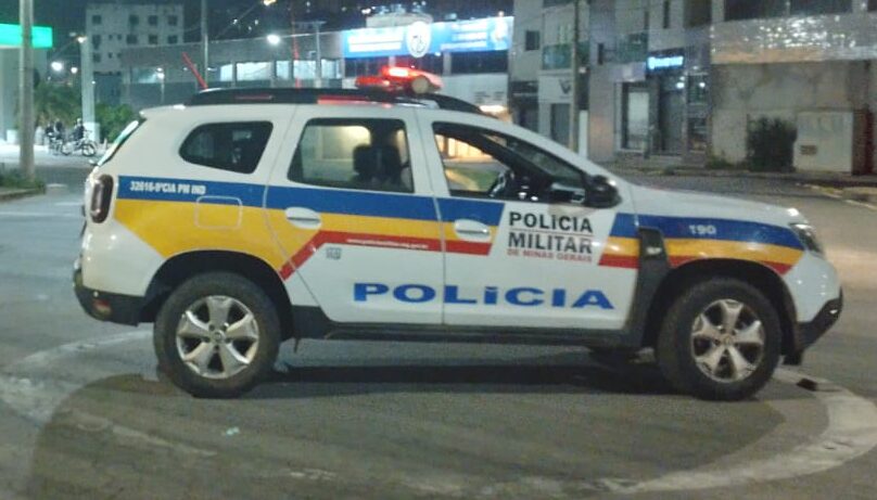 Homem é preso pelo furto de duas latas de cerveja em supermercado