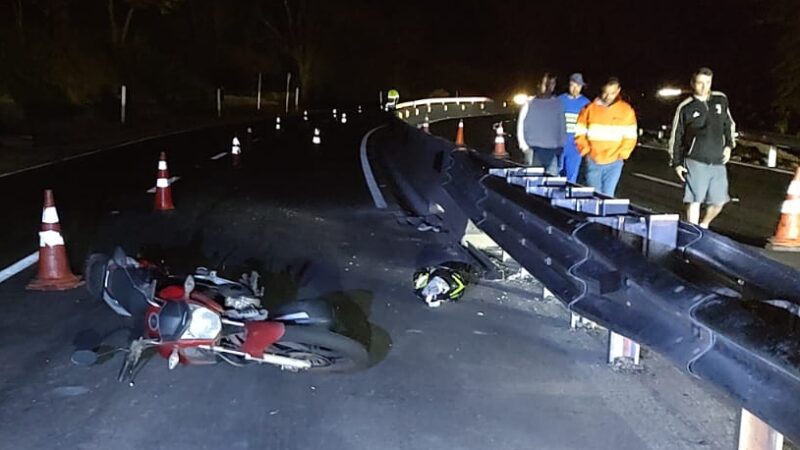 Motociclista cai na MG 050 e fica em estado grave