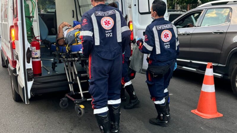 Motorista morre prensado a um poste ao tentar parar sua caminhonete