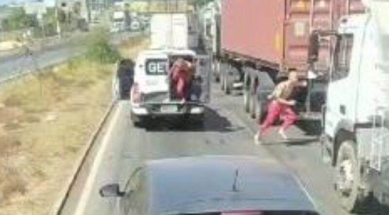 Vídeo: motorista flagra fuga de detentos de viatura na Via Expressa da Grande BH