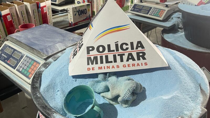 Polícia interdita mais um galpão de embalagem de sabão em pó em caixas de marca superior