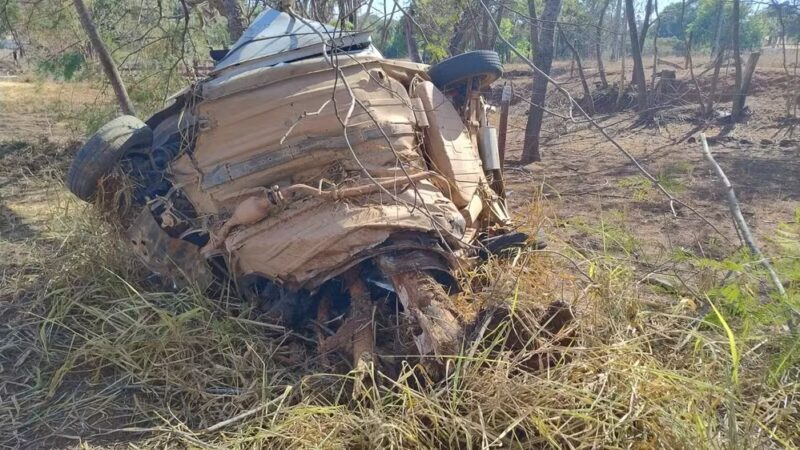 Dois itaunenses com destino a Três Marias morrem em acidente na MG 060. Mãe e crianças se salvam