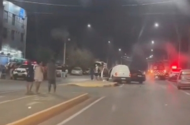 Vídeo: falta de atenção provoca colisão e vítima é espancada por seis homens na avenida Jove Soares