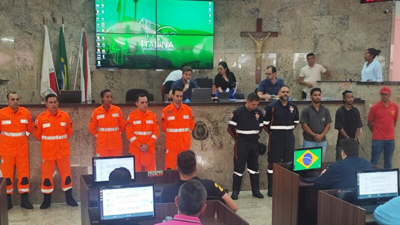 Bombeiros e socorristas do Samu recebem Moção de Aplausos da vereadora Edênia por combate a incêndio em situação adversa