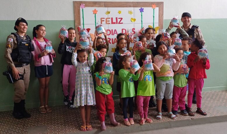 PM leva ação social pelo Dia das Crianças à escola José Antunes Ribeiro, no Córrego do Soldado