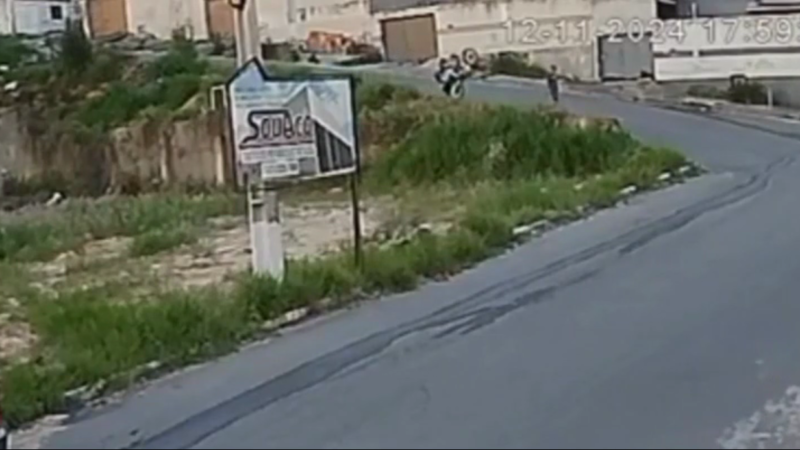 Vídeo: pedestre morre atropelado por motociclista que empinava moto em Nova Serrana