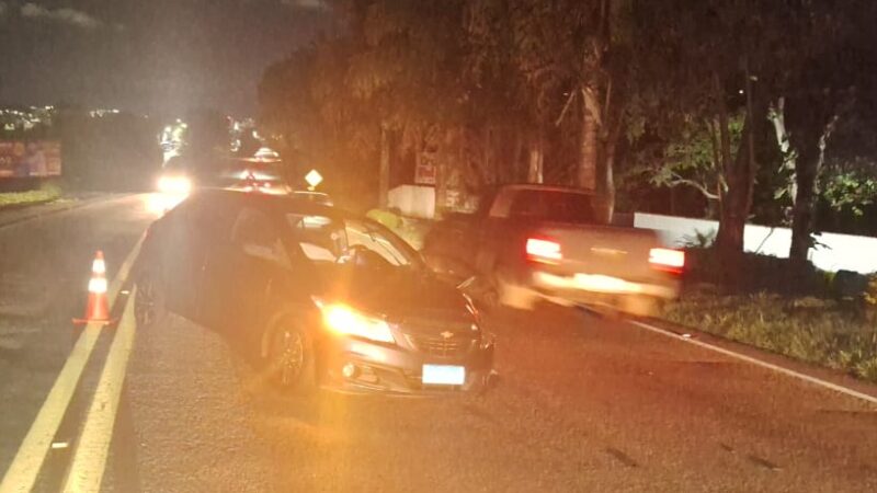 Motorista embriagado provoca acidente na MG 050; a outra condutora fica presa às ferragens