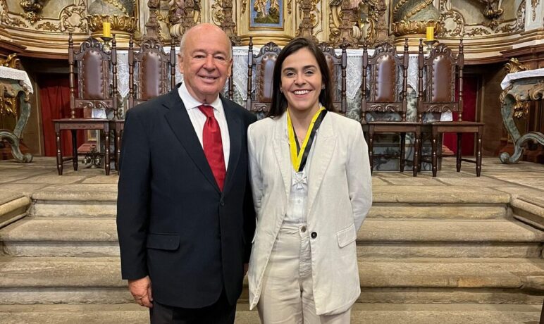 Deputada Lohanna é homenageada com a Medalha Aleijadinho em Ouro Preto