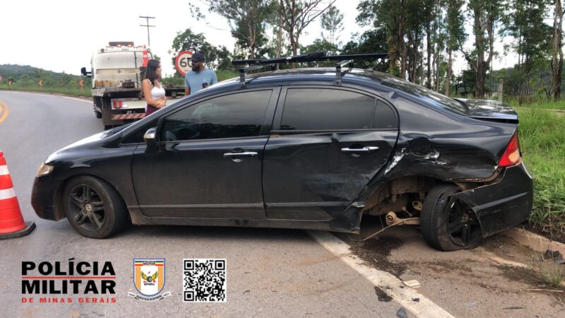 Embriaguez pode ter sido a causa de acidente envolvendo 4 carros em Itaúna, mulher foi presa