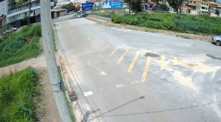 Vídeo: motociclista morre vítima de acidente na avenida São João, em Itaúna